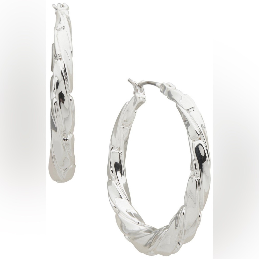 NWT Graduated Twisted Hoop Earrings